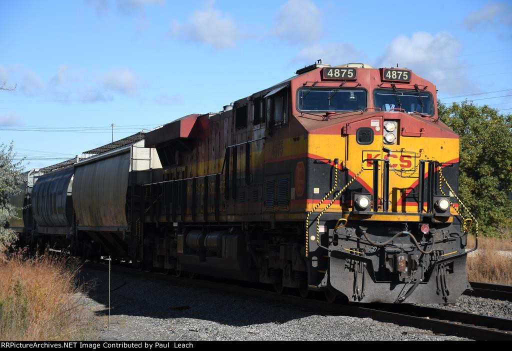 Eastbound manifest eases out of the yard